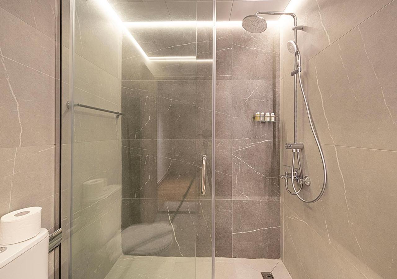 Luxury 4 Bhk Sea, Ain & Palm View In Marina! *