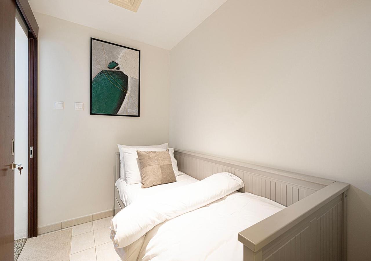Luxury 4 Bhk Sea, Ain & Palm View In Marina!